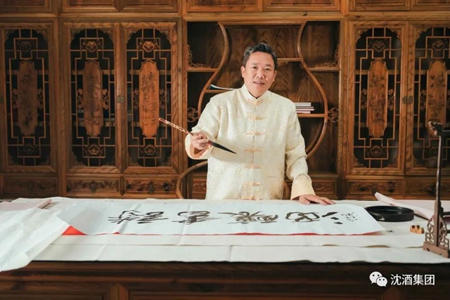 會長、老板、博士研究生... ...什么才是這位網(wǎng)紅的標簽？