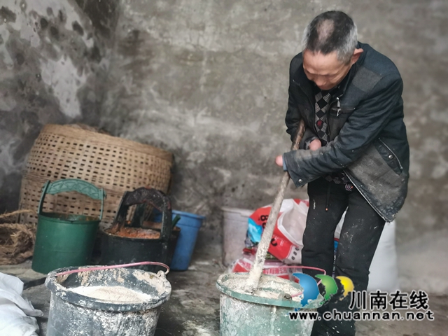 羅旭：以臂做手，發(fā)展養(yǎng)殖，成為全省脫貧勵志榜樣(圖2)