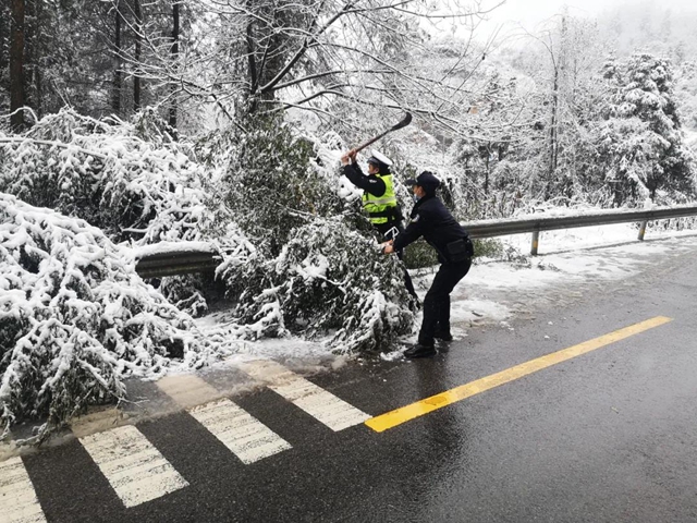 -4.9℃下古藺的“雪警”，你絕對沒有見過！(圖8)