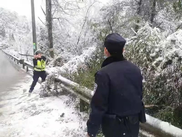 -4.9℃下古藺的“雪警”，你絕對沒有見過！(圖7)
