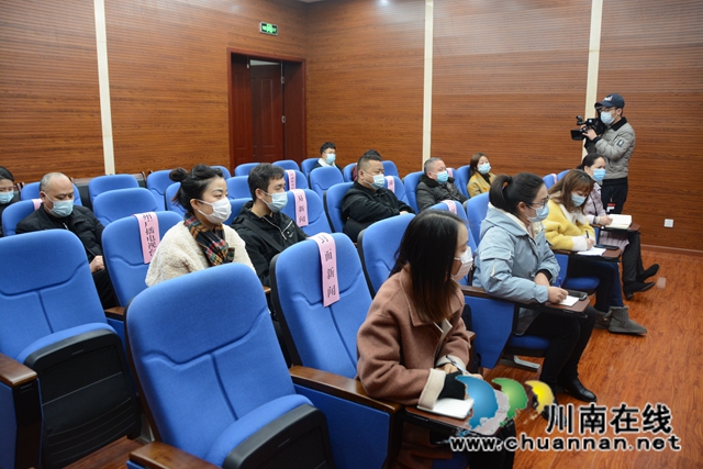 江陽(yáng)法院集中兌付執(zhí)行案款4576萬元，110余名工人拿到欠薪了！　(圖9)