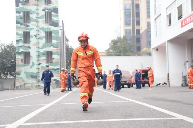 瀘州市消防救援支隊(duì)開(kāi)展全員崗位練兵考核(圖13)