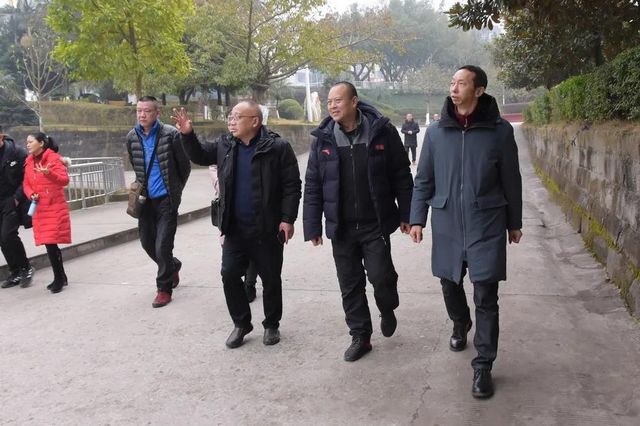 瀘縣九中順利通過省劃艇二隊建設(shè)工作驗收(圖11)