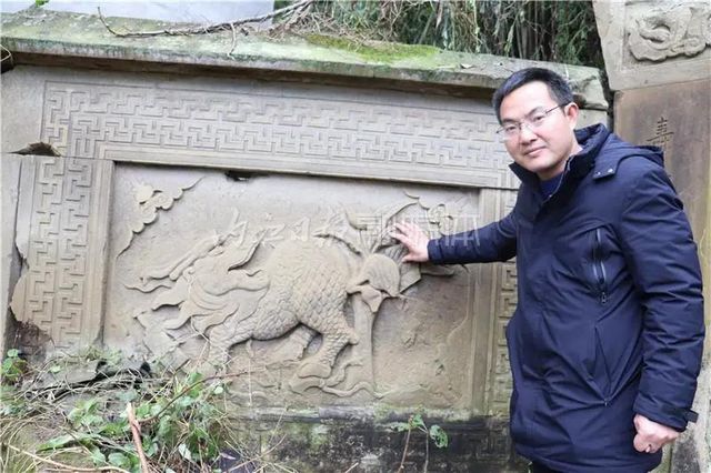 癡迷挖掘文化遺跡，內(nèi)江這位教師被譽(yù)為行走的“文史活字典”