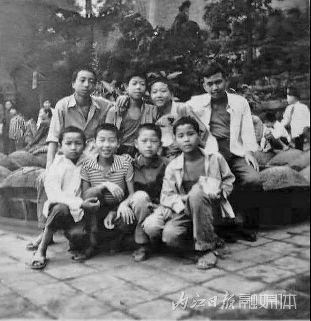 震撼！64張絕版老照片曝光，這是“60后”內江人的回憶(圖23)