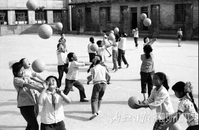 震撼！64張絕版老照片曝光，這是“60后”內江人的回憶(圖26)
