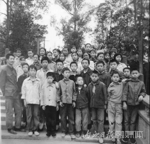 震撼！64張絕版老照片曝光，這是“60后”內江人的回憶(圖30)