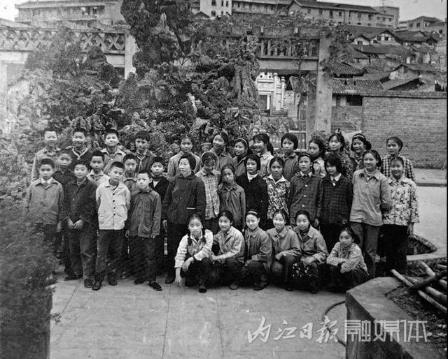 震撼！64張絕版老照片曝光，這是“60后”內江人的回憶(圖43)