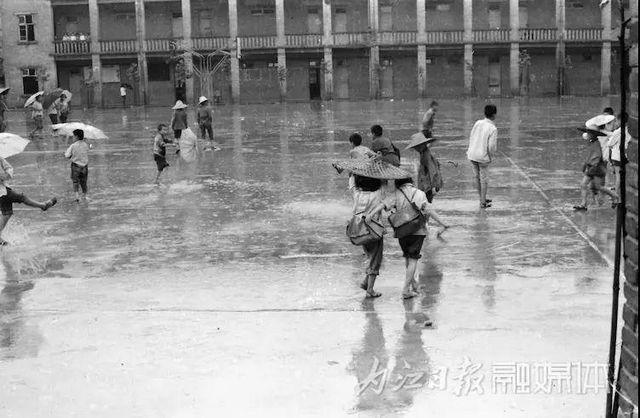 震撼！64張絕版老照片曝光，這是“60后”內江人的回憶(圖41)