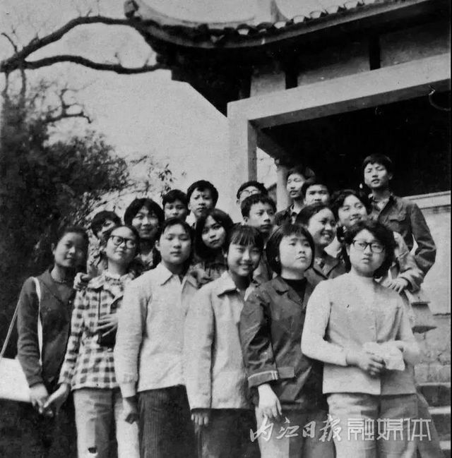 震撼！64張絕版老照片曝光，這是“60后”內江人的回憶(圖50)