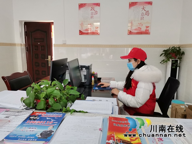 合江縣大橋鎮(zhèn)：返鄉(xiāng)大學(xué)生為疫情防控貢獻(xiàn)青春力量(圖5)