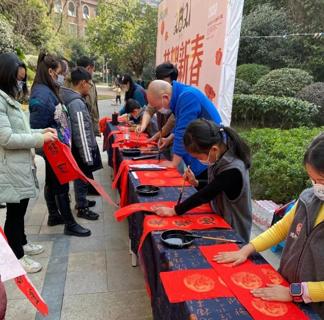 這些瀘州住建人：春節(jié)不停工 就地過大年(圖2)