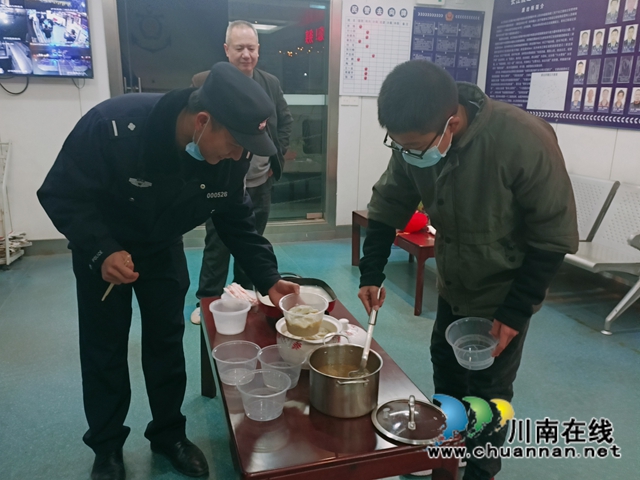 瀘州：關(guān)愛(ài)逆行者，志愿者除夕前送出150份愛(ài)心夜宵(圖17)