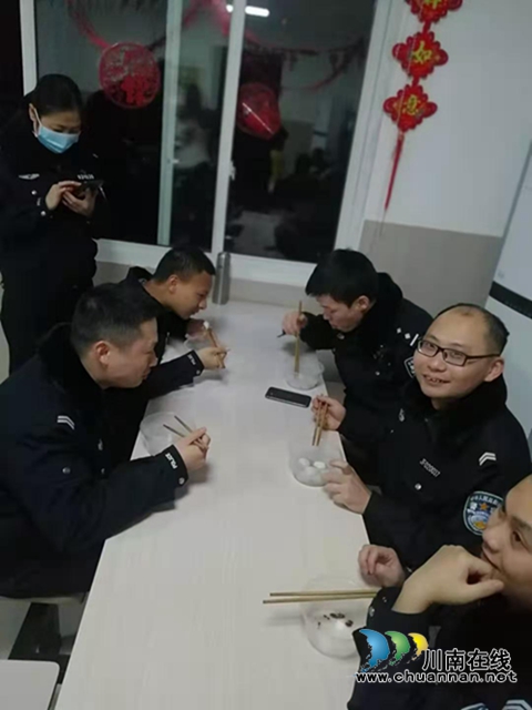 瀘州：關(guān)愛(ài)逆行者，志愿者除夕前送出150份愛(ài)心夜宵(圖25)