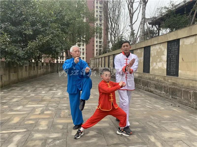 上陣父子兵！內(nèi)江市威遠(yuǎn)父子倆為這項非遺項目強(qiáng)強(qiáng)聯(lián)手(圖8)