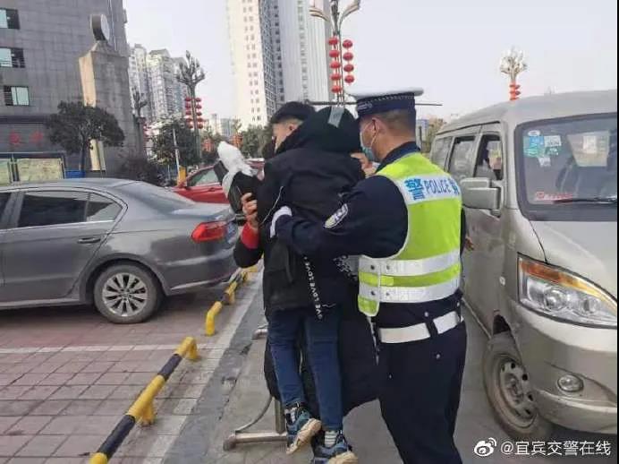千萬(wàn)警惕！宜賓已有一小孩手指被炸斷，春節(jié)這件事一定要重視