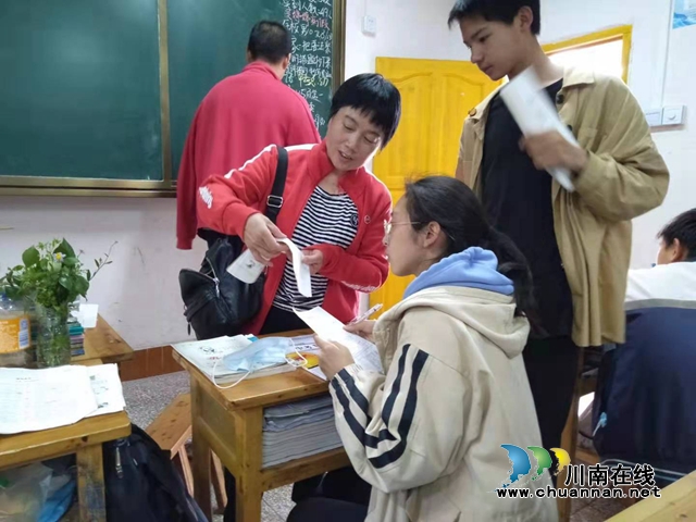 納溪農(nóng)村教師葛清蓮：只為大山深處的農(nóng)家孩子上好學(xué)(圖6)