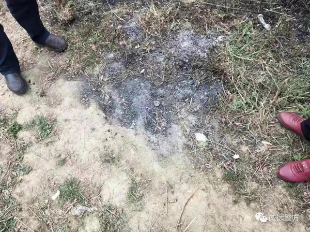 大膽！威遠(yuǎn)兩男子在防火區(qū)燒紙錢放火炮！警方直接拘留5天