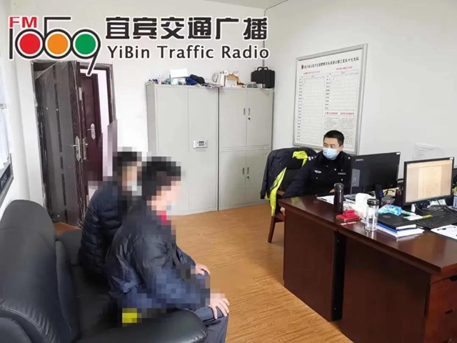 高速路上逆行？宜賓一出租車(chē)司機(jī)遭了！(圖2)