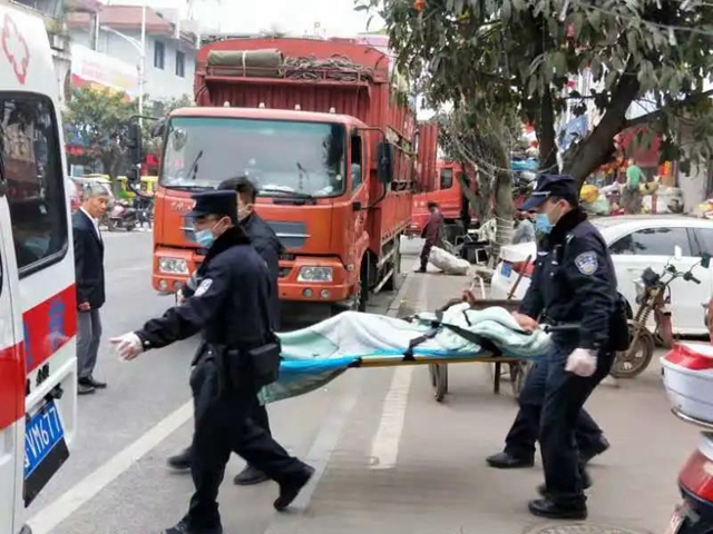 江安四面山一獨居老人1天未出門，敲門無回應(yīng)！警方破門而入發(fā)現(xiàn)……