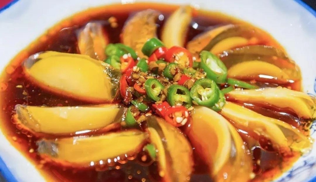 龍馬潭：4閨蜜聚餐吃皮蛋中毒？餐館付了一萬二！