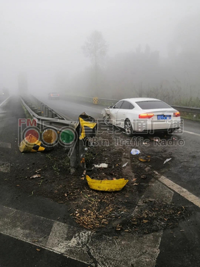 奧迪車在宜賓高速路發(fā)生車禍！司機(jī)卻不見了！警方調(diào)查后發(fā)現(xiàn)……