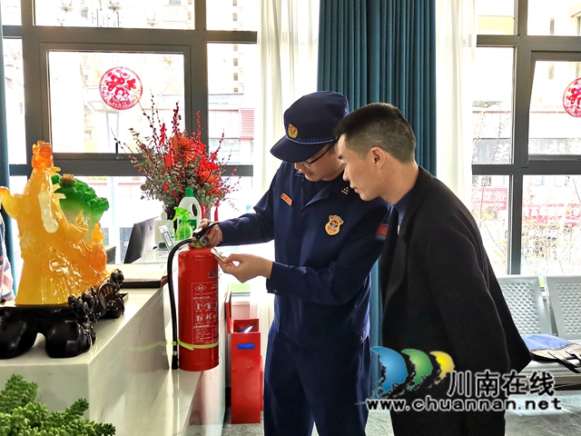 教授如何辨假，銷毀偽劣產(chǎn)品！瀘州“藍朋友”為市民上“3.15培訓課”(圖8)