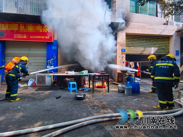 龍馬潭區(qū)一菜市場(chǎng)起火  消防成功撲救(圖2)