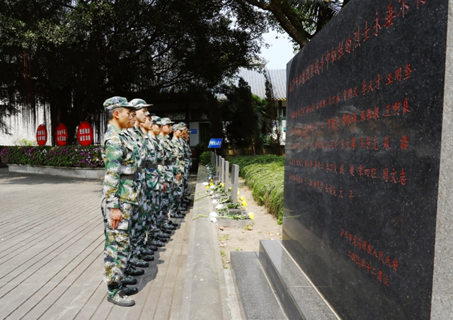 為青春添彩！龍馬潭65名新兵奔赴軍營！(圖5)