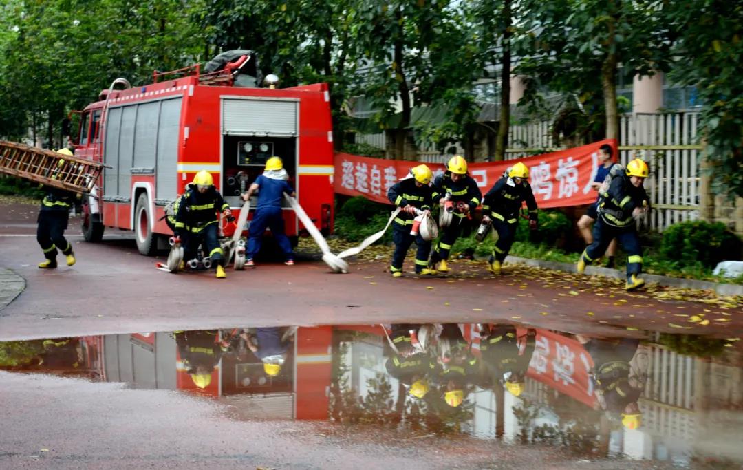練兵備戰(zhàn)謀打贏 瀘州市江陽(yáng)消防專(zhuān)職比武對(duì)抗集訓(xùn)隊(duì)火熱開(kāi)訓(xùn)(圖5)