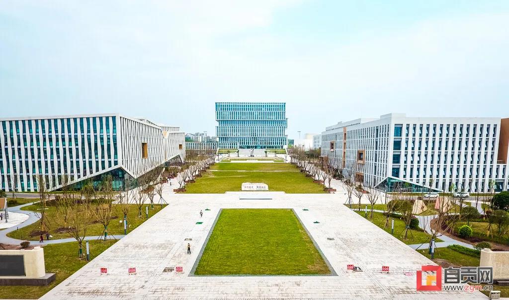 最美還是本部！四川輕化工大學(xué)李白河校區(qū)正式啟用(圖4)