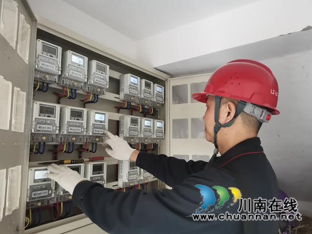 王小剛：瀘州農(nóng)村電工的“土專家”(圖2)