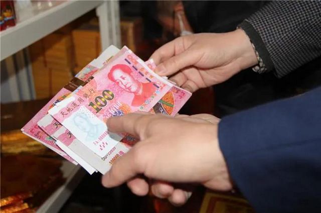 敘永：蛋糕店操作間有140張“百元大鈔”，立案調(diào)查！(圖2)