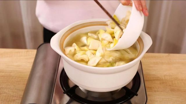 【關(guān)注】突發(fā)胃出血，因吃了瀘州人最近愛吃的這樣?xùn)|西？(圖6)