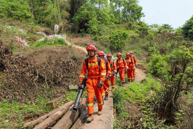 前置駐防丨瀘州消防全力做好森林火災(zāi)撲救準(zhǔn)備工作(圖5)