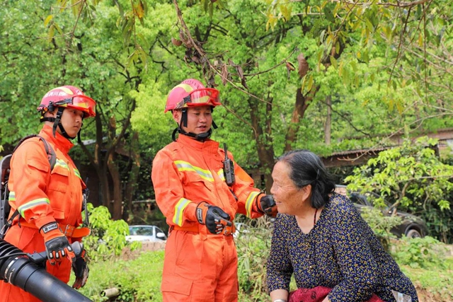 前置駐防丨瀘州消防全力做好森林火災(zāi)撲救準(zhǔn)備工作(圖4)