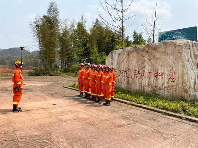 前置駐防丨瀘州消防全力做好森林火災(zāi)撲救準(zhǔn)備工作(圖9)