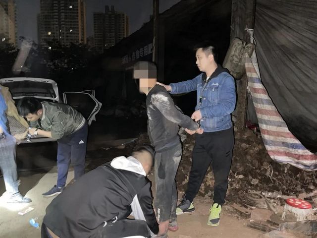 涉案500萬(wàn)！宜賓警方破獲一起系列盜竊案！抓捕現(xiàn)場(chǎng)曝光……(圖5)