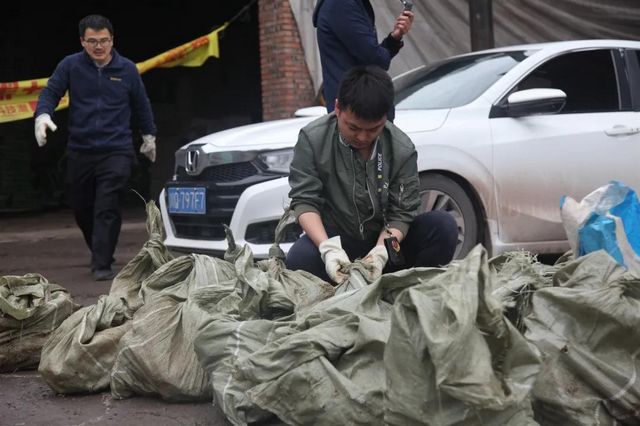 涉案500萬(wàn)！宜賓警方破獲一起系列盜竊案！抓捕現(xiàn)場(chǎng)曝光……(圖8)