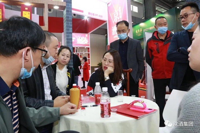 酒博會持續(xù)上演“沈酒熱”，中國沈酒展廳賓客盈門成為全場焦點！(圖19)