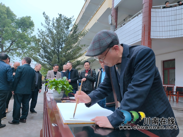 合江縣政協(xié)美術(shù)家協(xié)會(huì)送藝術(shù)下鄉(xiāng)到九支中學(xué)(圖3)