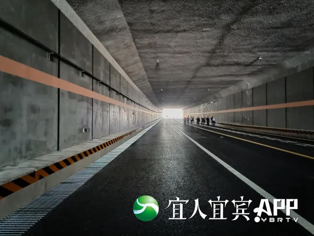 宜賓主城區(qū)又一座下穿隧道全線通車！(圖5)