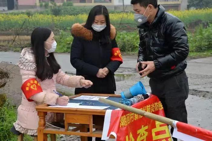 瀘縣二中“凳子姑娘”黃歡獲保研，勵(lì)志經(jīng)歷被人民日?qǐng)?bào)等多家媒體報(bào)道(圖5)