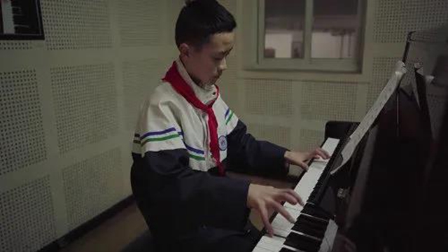 瀘州斷指少年有個鋼琴夢……(圖2)