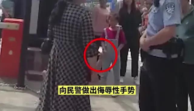 瀘州市敘永：非法維權(quán)堵塞車庫出入口、消防通道，拘留！(圖3)