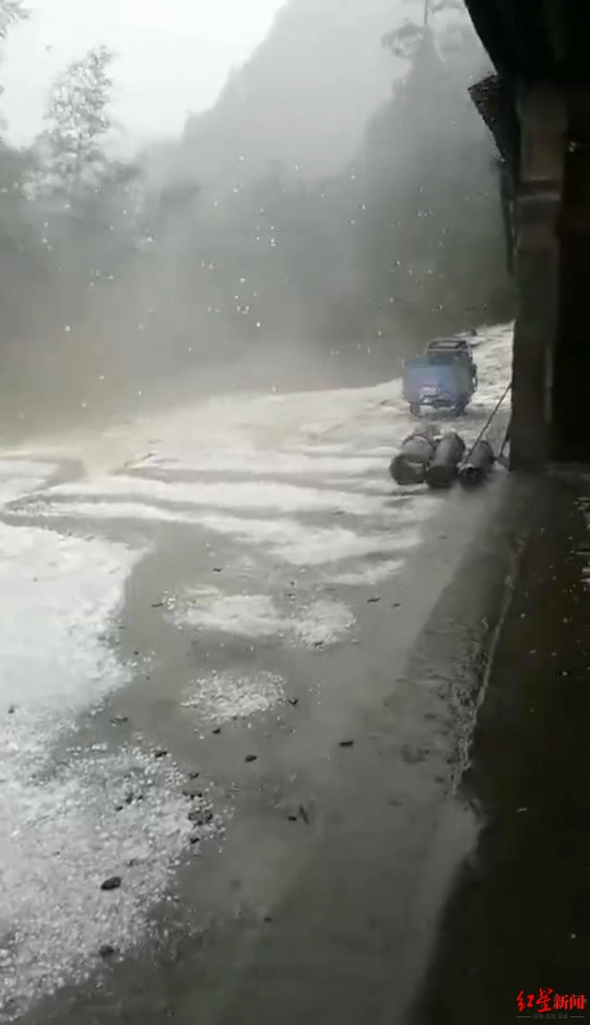 湯圓大??！瀘州部分鄉(xiāng)鎮(zhèn)遭遇冰雹天氣