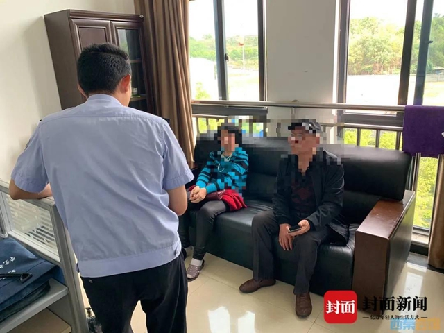自貢一七旬婆婆半月打賞主播萬(wàn)元！還與老伴鬧離婚！(圖1)
