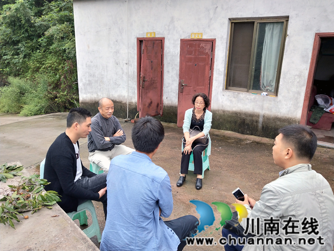 瀘州市最美志愿者陳亞輝：苔花如米小 也學(xué)牡丹開(圖4)