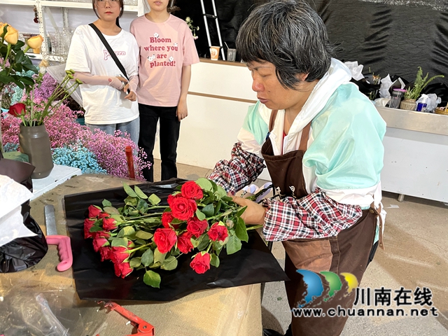 瀘州龍馬潭：“5·20”催生“浪漫經(jīng)濟(jì)”(圖3)