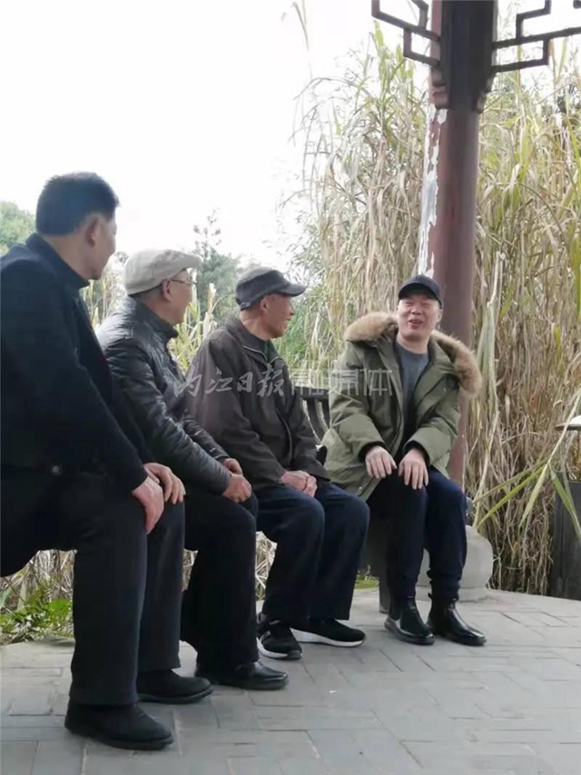 “金頂寨，銀頂寨，不如我家云頂寨”！內(nèi)江籍音樂人陳樹再創(chuàng)新歌(圖4)
